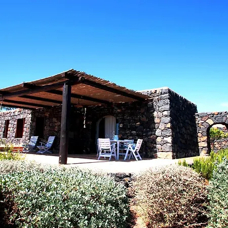 Dammusi I Jardina Villa *