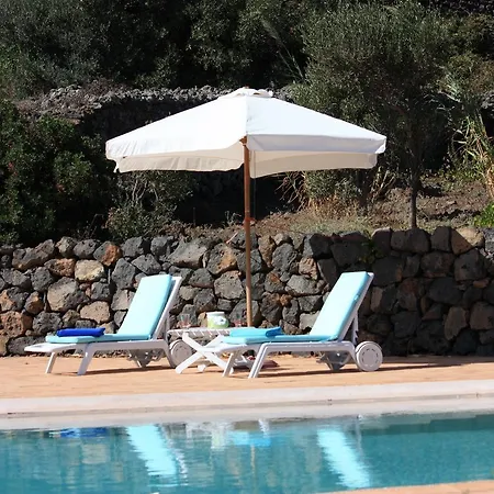 Dammusi I Jardina Villa