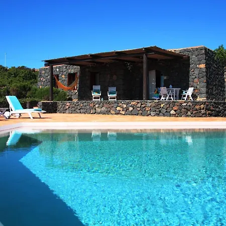 Dammusi I Jardina Villa